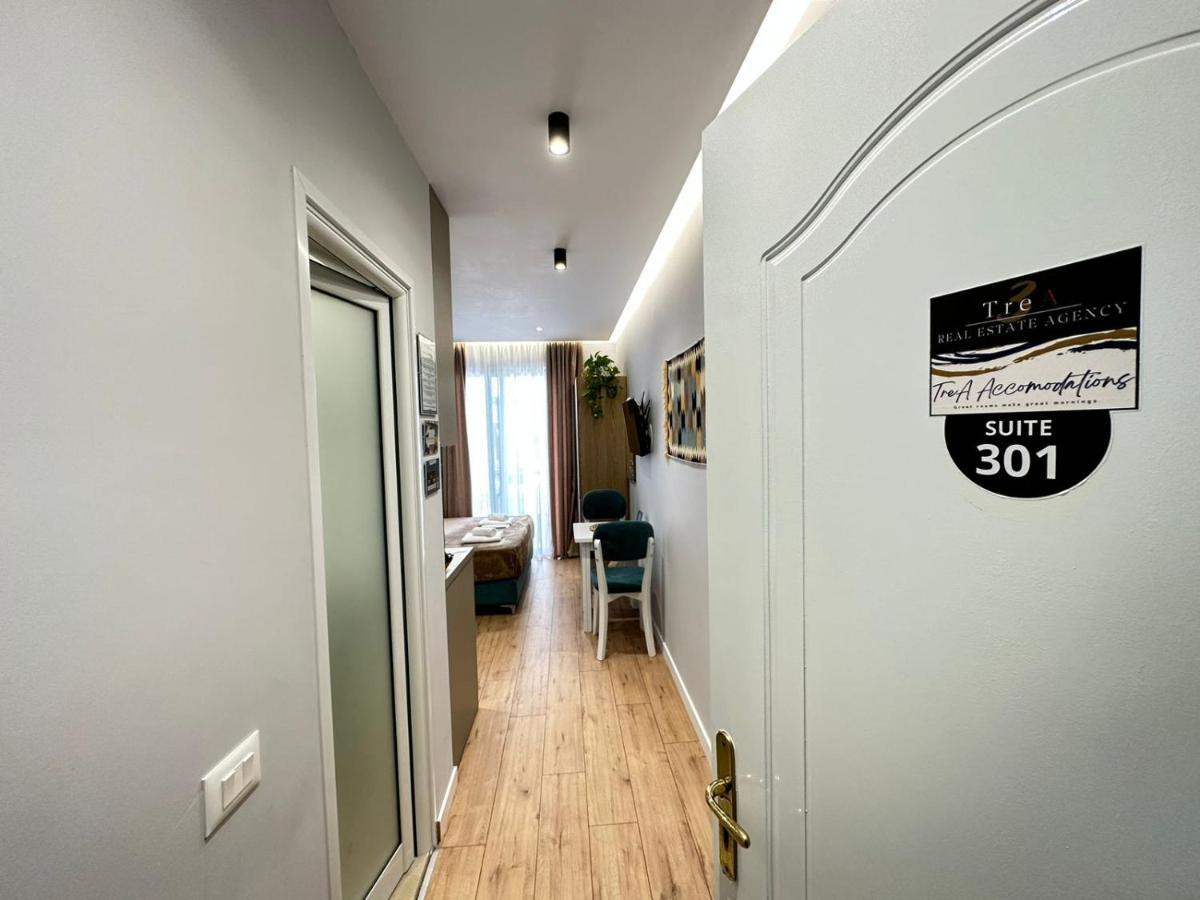Trea Accomodations - Suite Lungomare Вльора Екстер'єр фото