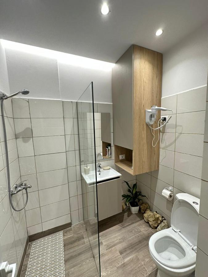 Trea Accomodations - Suite Lungomare Вльора Екстер'єр фото
